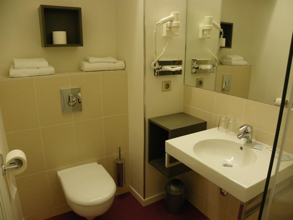 Hotel Logitel Saint-Doulchard 객실 사진