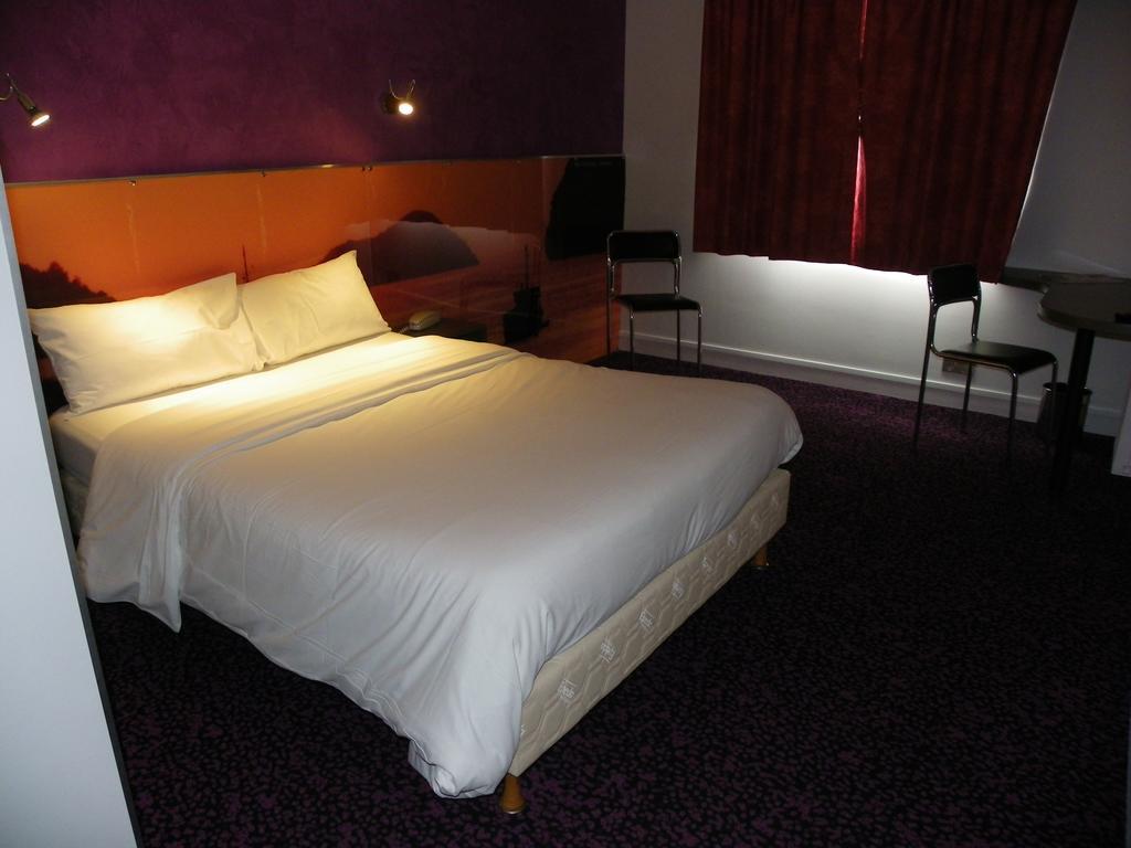 Hotel Logitel Saint-Doulchard 객실 사진